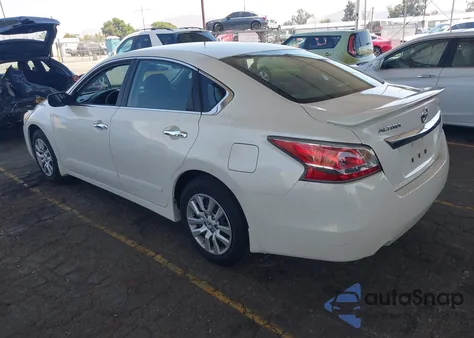 2015 Nissan Altima 2.5 S из США, поврежденный, VIN 1N4AL3AP0FC569842